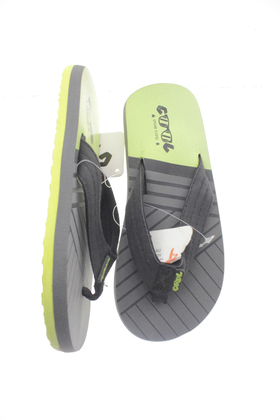 Tong Cool Shoes de la taille 29 avec une étiquette