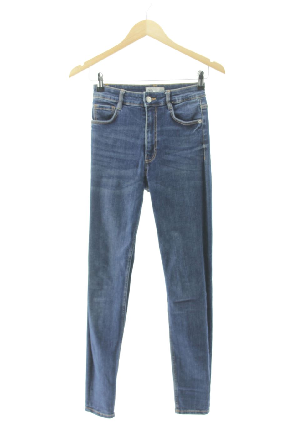 Jeans Zara de la taille 38, de couleur bleu de denim