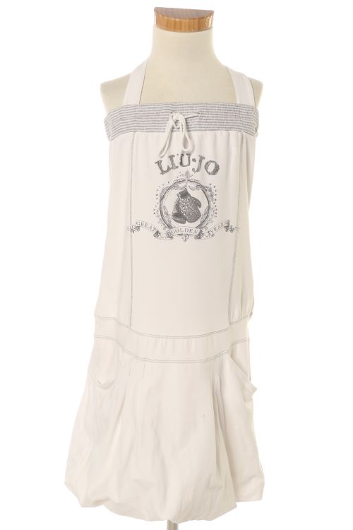 Aufwändiges Kleid