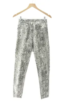 Jeans 34 Stradivarius, foto 1 di 2