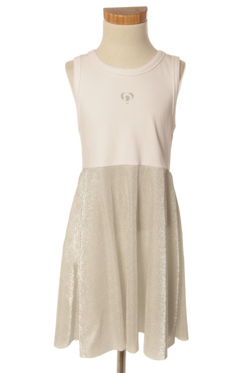 Aufwändiges Kleid
