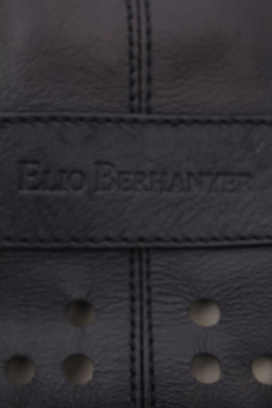 Bandolera Negro de Elio Berhanyer
