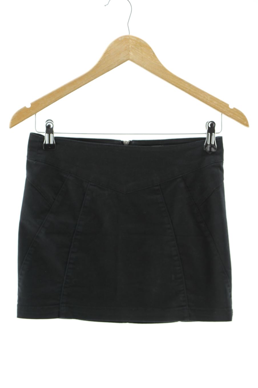 Falda de Bershka de la talla 34, de color negro