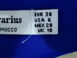 Falda de Stradivarius de la talla 36, de color azul