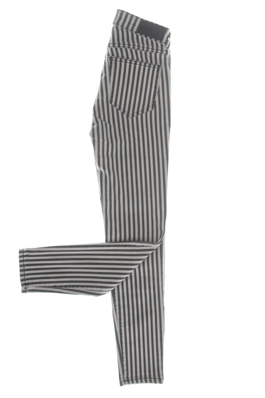 Jeans Pull & Bear de la taille 34, de couleur rayures de denim