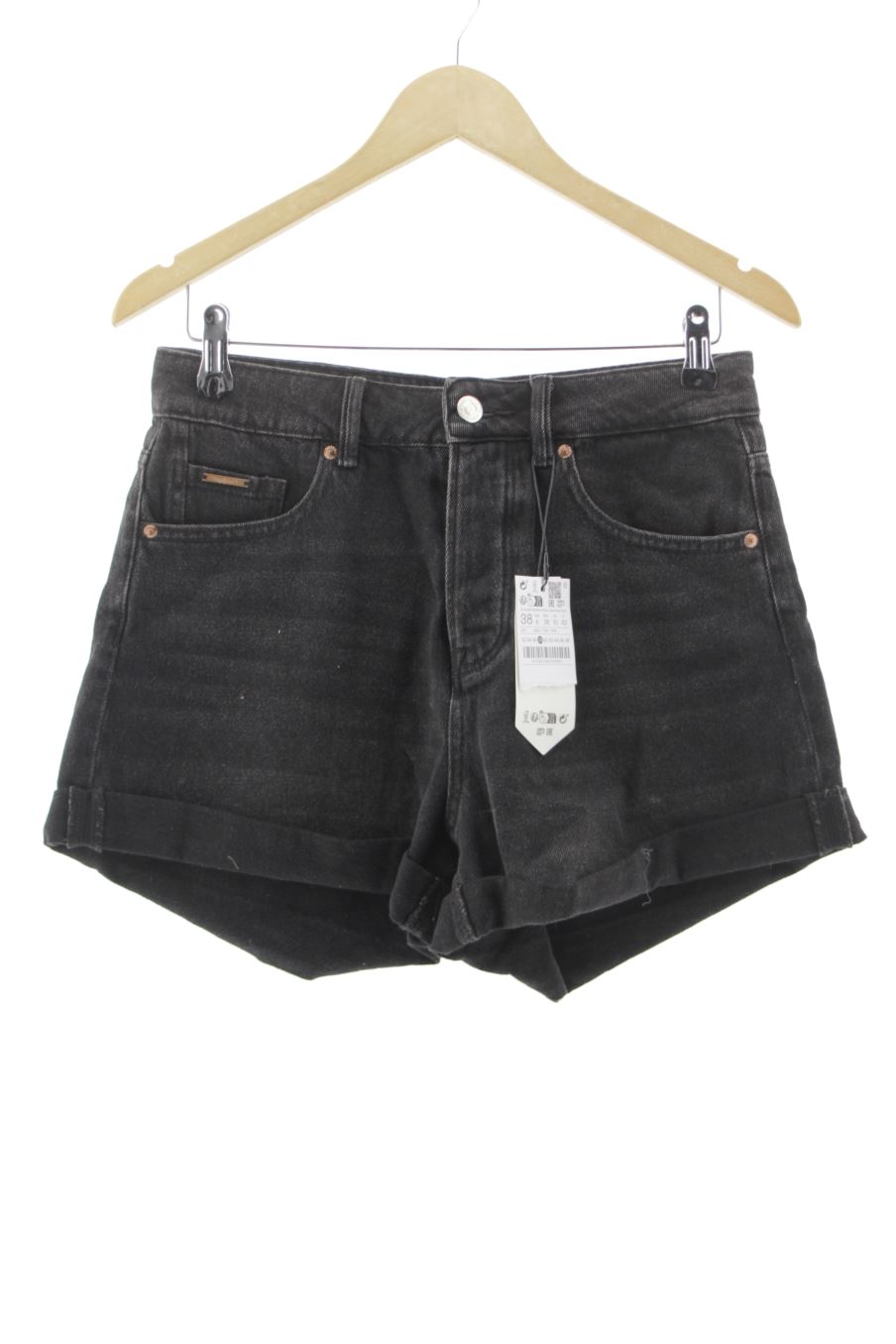 Pantalones cortos de Stradivarius de la talla 38, de color negro de ropa vaquera