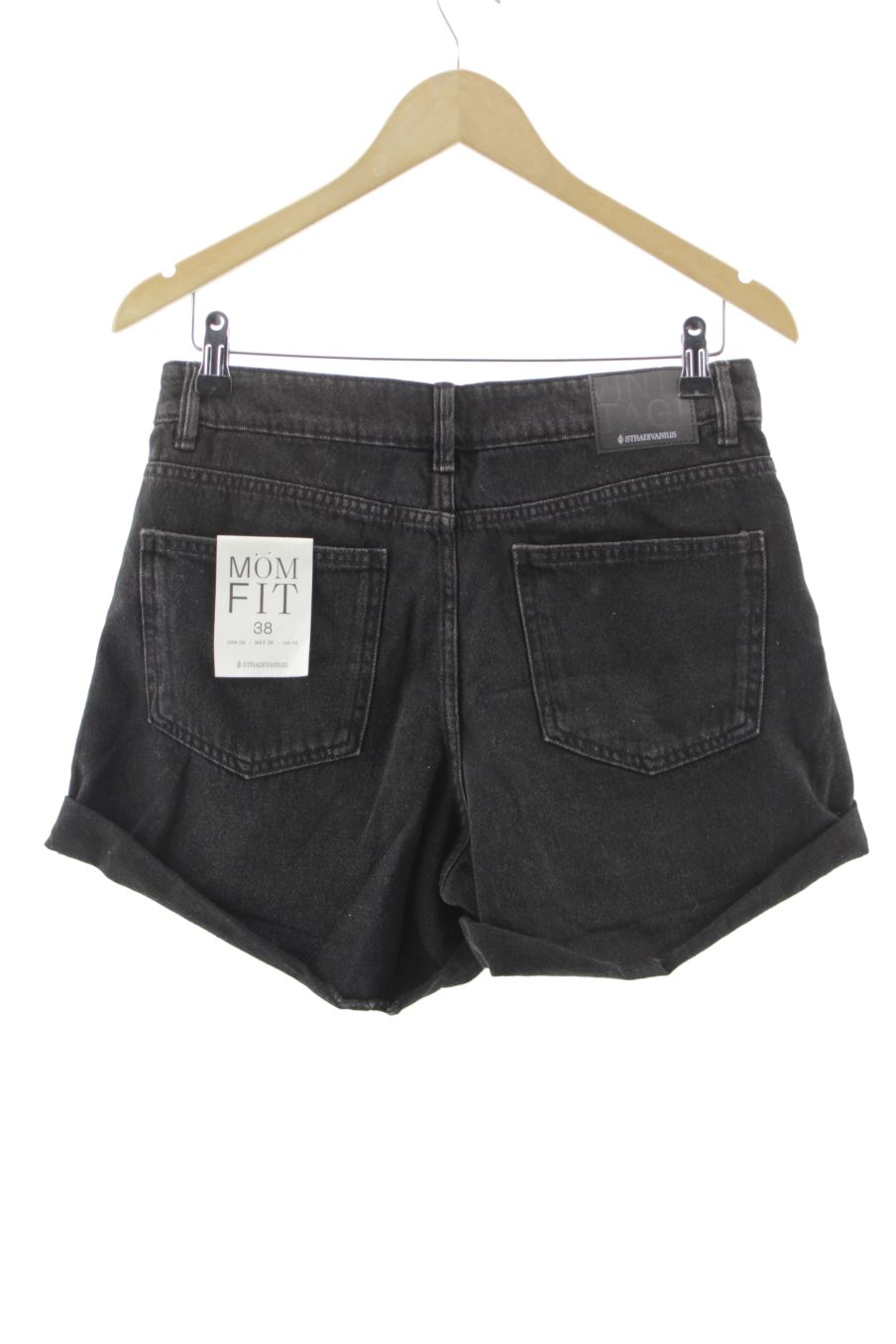 Pantalones cortos de Stradivarius de la talla 38, de color negro de ropa vaquera