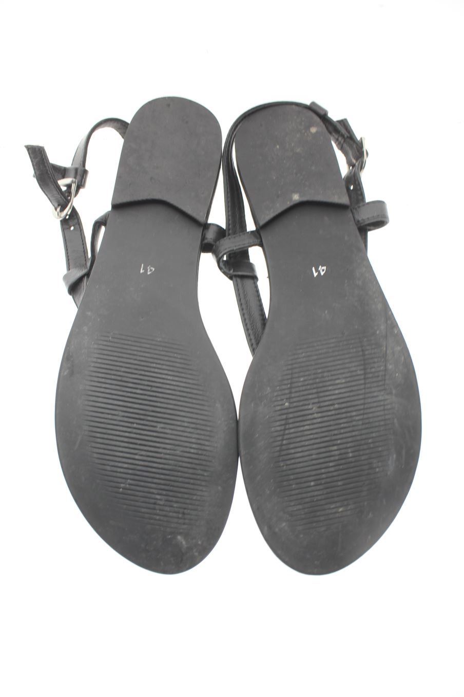 Sandalias planas de 220V de la talla 41, de color negro de