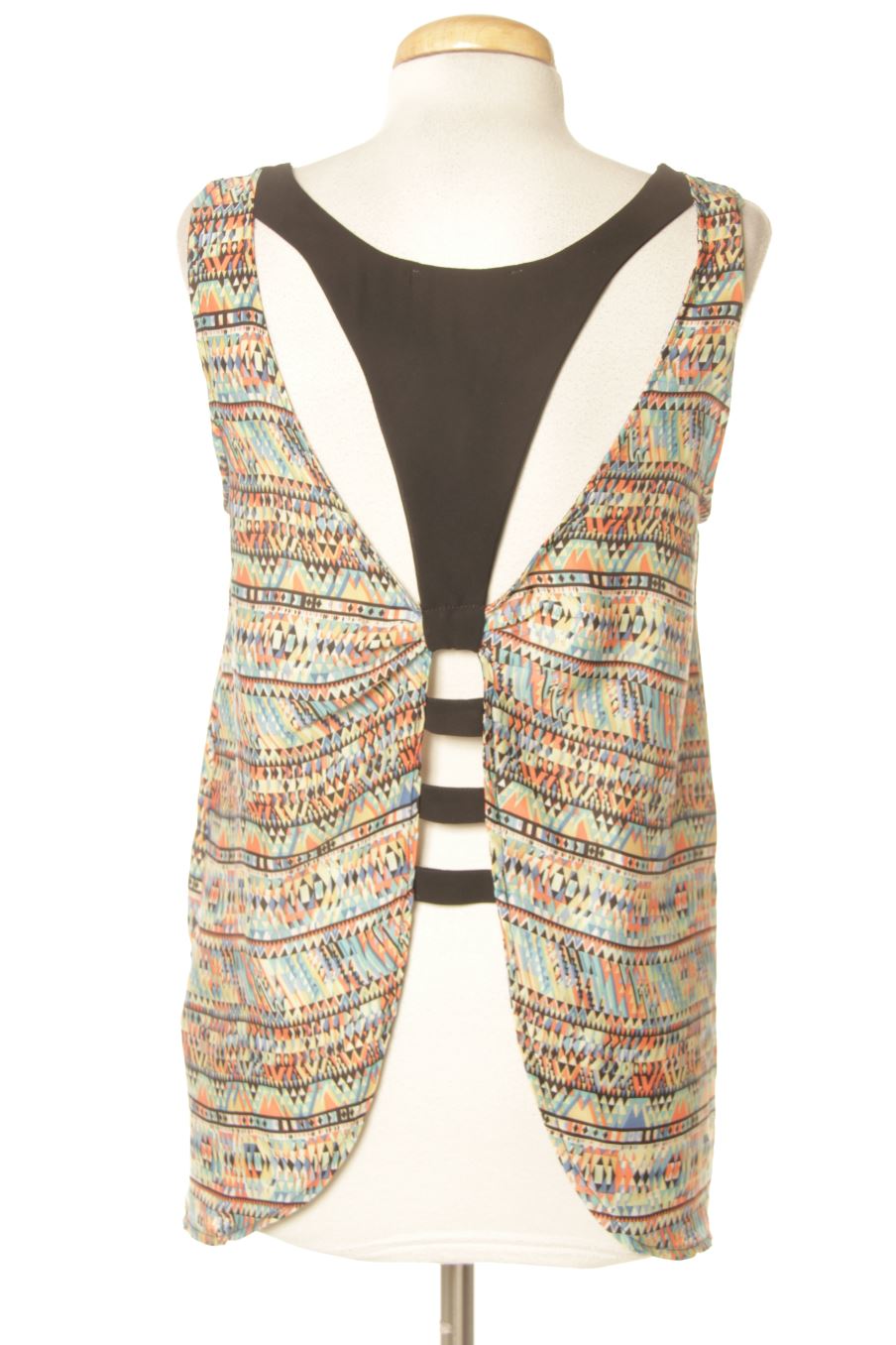 Top Okeysi de la taille M, de couleur imprimés