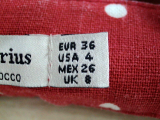 Pantalon Stradivarius de la taille 36, de couleur imprimés