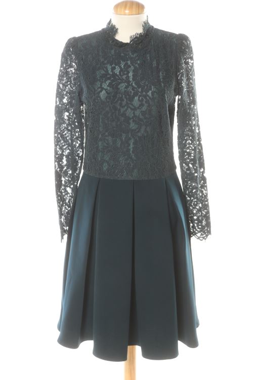 Aufwändiges Kleid