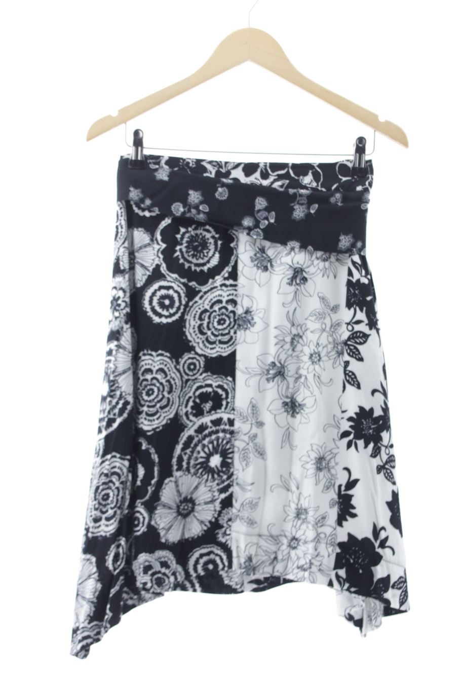 Jupe Desigual de la taille 38, de couleur fleurs