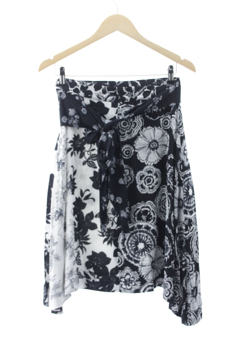 Jupe Desigual de la taille 38, de couleur fleurs
