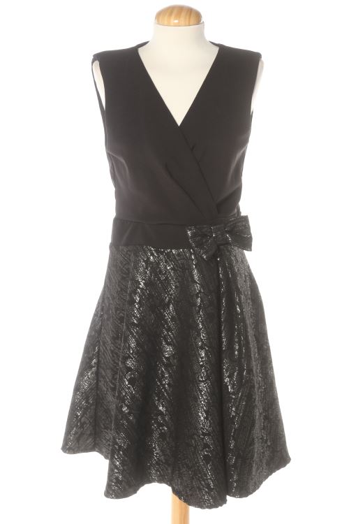 Aufwändiges Kleid