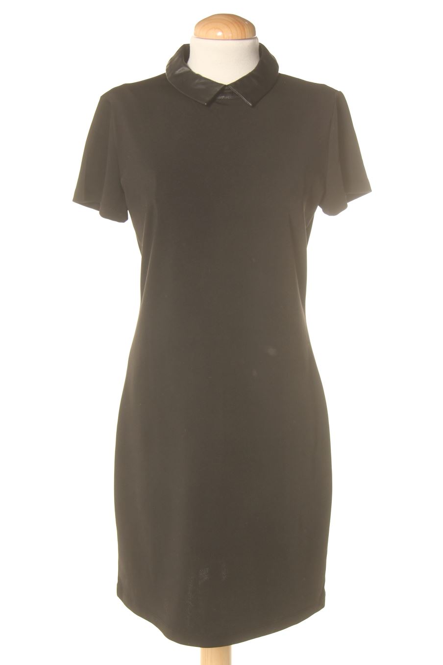 Robe casual La City de la taille M, de couleur noir
