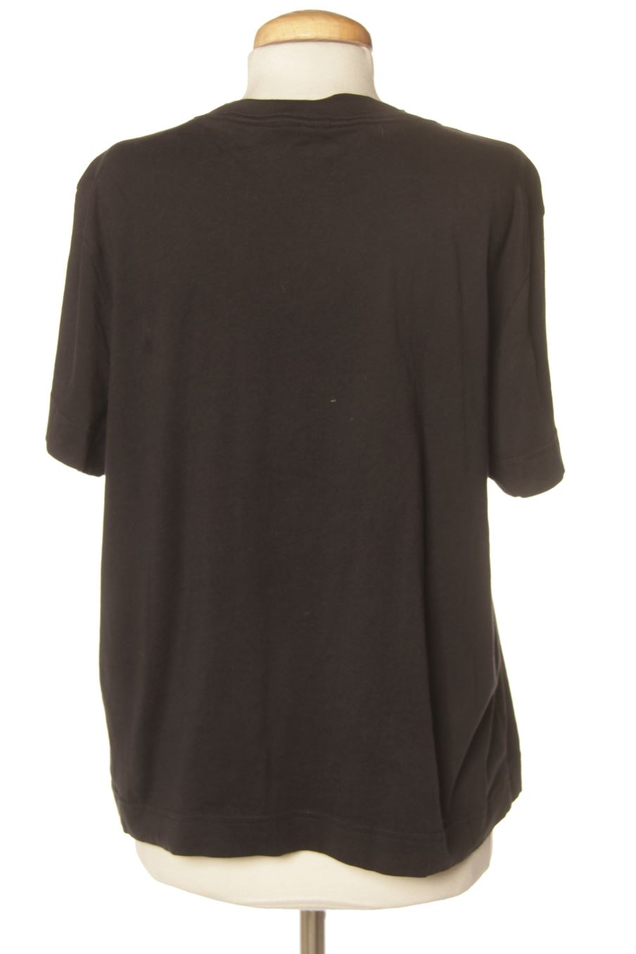 Camiseta de Adidas de la talla M, de color negro