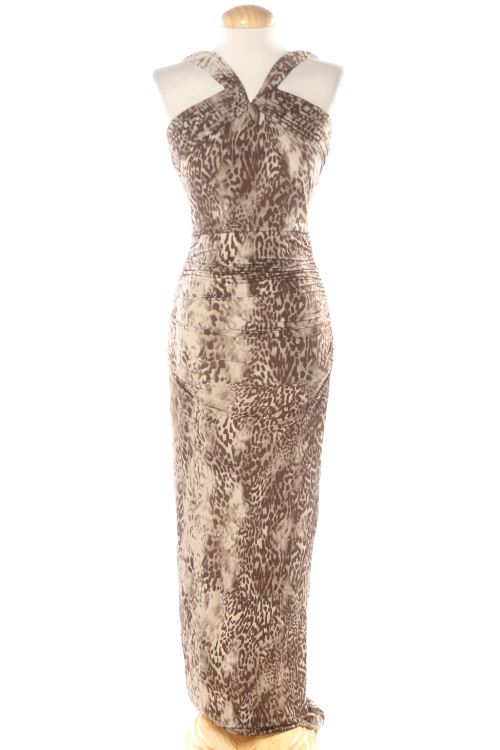 Aufwändiges Kleid