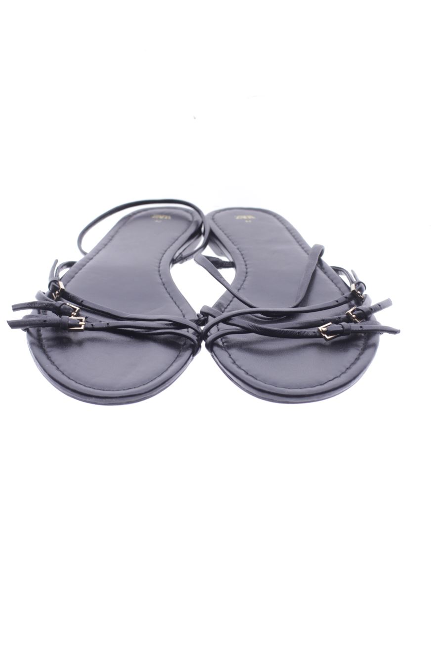 Sandalias planas de Zara de la talla 42, de color negro de