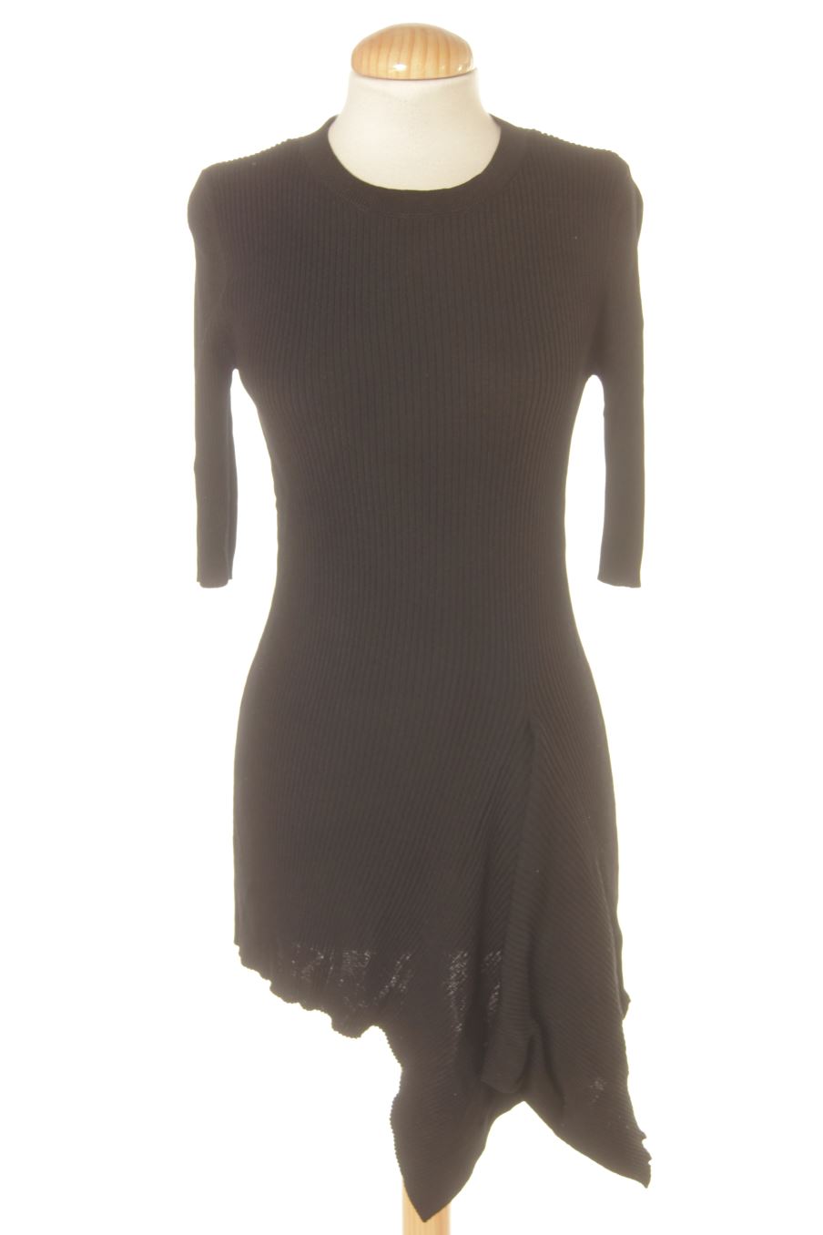 Robe casual Zara de la taille M, de couleur noir