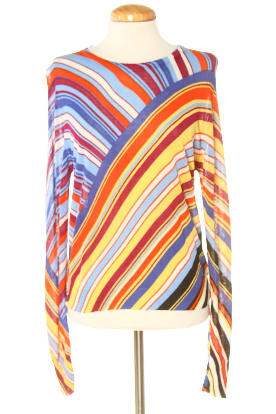 Pull Zara de la taille M, de couleur rayures