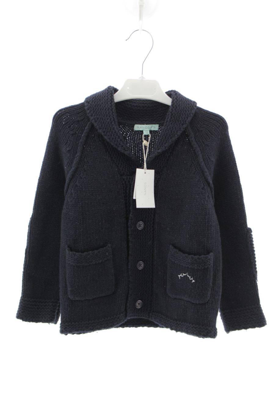Gilet manches longues Nanos de la taille 4 ans avec une étiquette