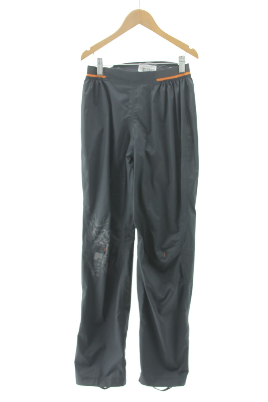 Pantalon Decathlon de la taille 10 ans avec une étiquette