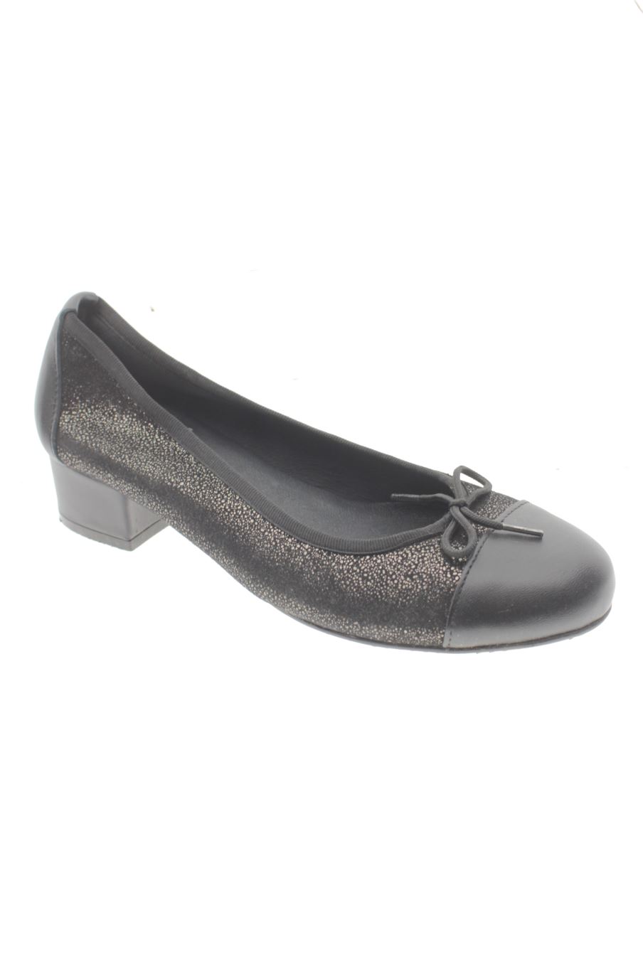Zapatos de tacon de Abril de la talla 38, de color negro de