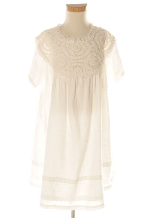 Aufwändiges Kleid