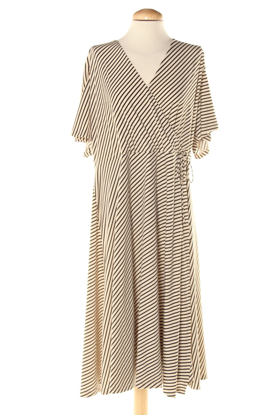 Robe casual H&M de la taille SUPER XXL, de couleur rayures