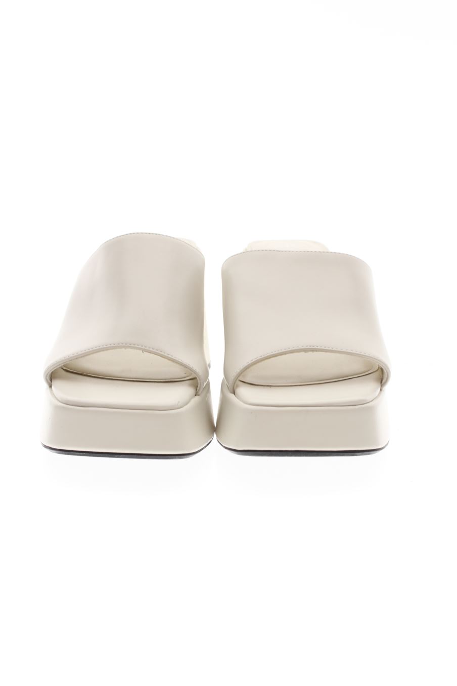 Sandalias tacon de Zara de la talla 39, de color beige de