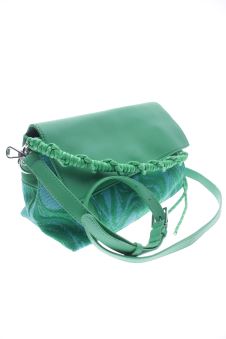 Bolso de Hombro Mediano Desigual