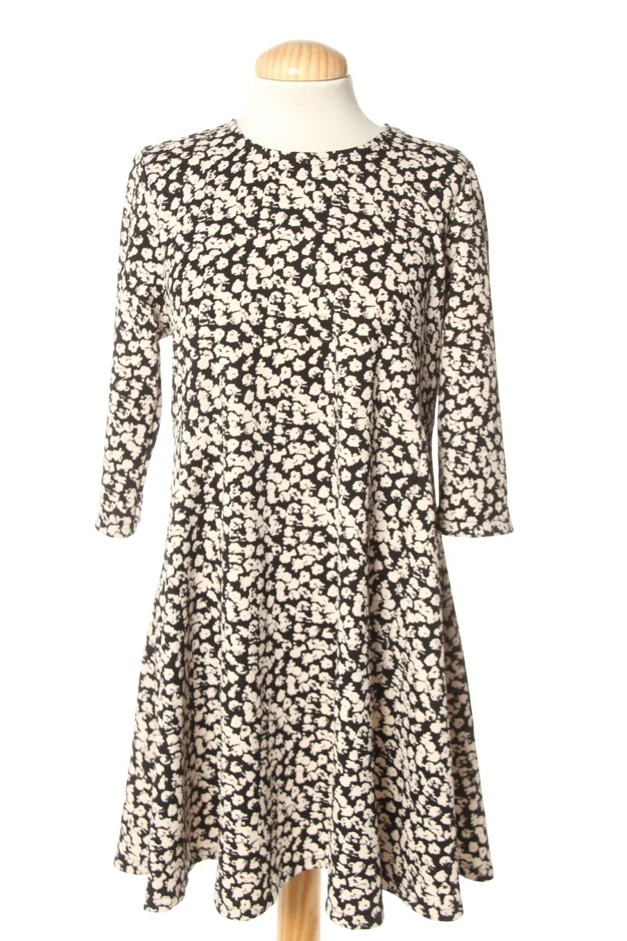 Robe casual Celop de la taille M, de couleur noir