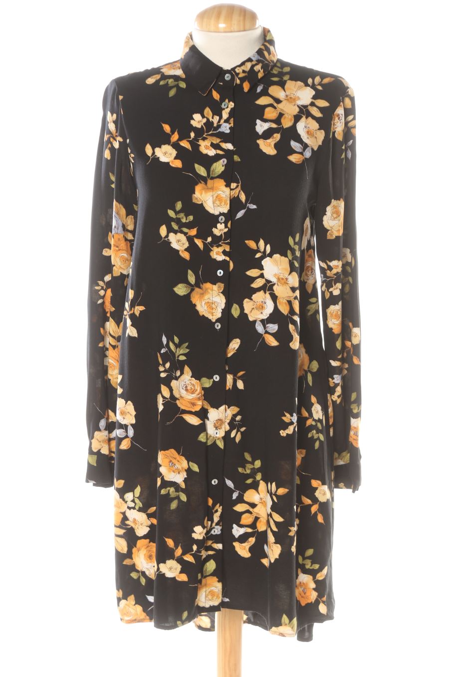 Robe casual Stradivarius de la taille S, de couleur fleurs