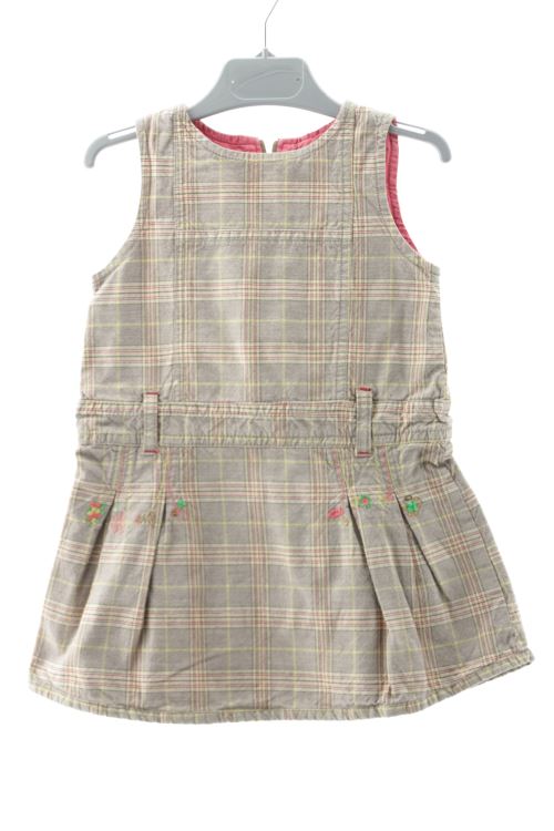 Aufwändiges Kleid