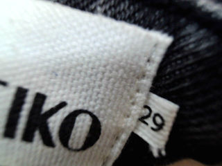Jeans Reiko de la taille 40, de couleur noir de denim