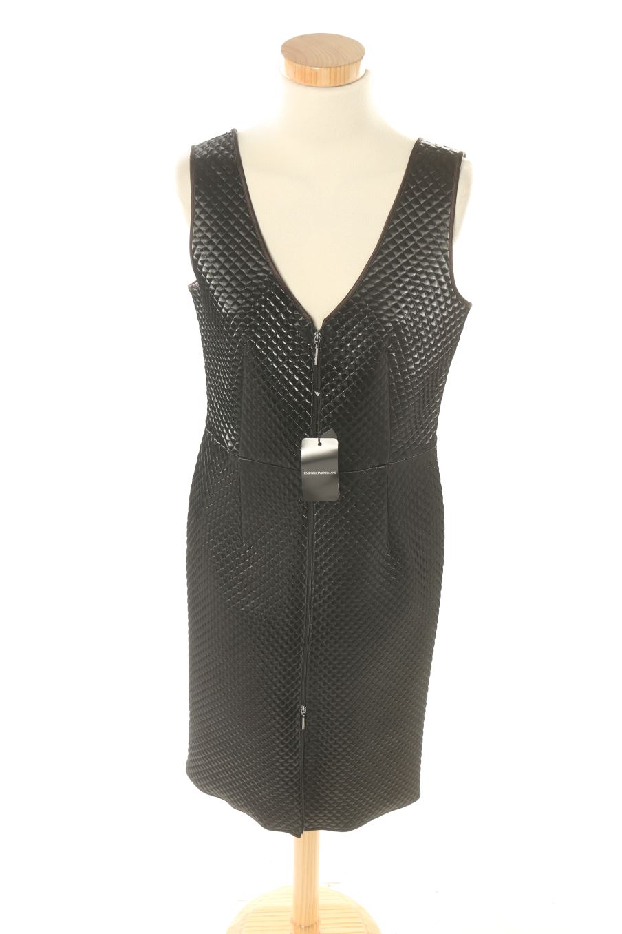 Robe Emporio Armani de la taille 42, de couleur noir