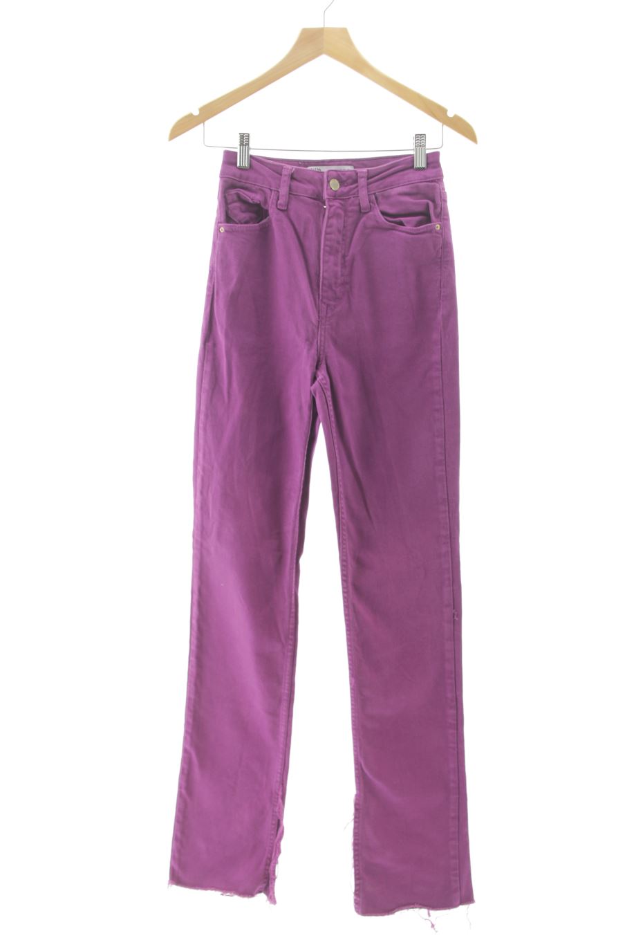 Vaquero de Zara de la talla 34, de color morado de ropa vaquera