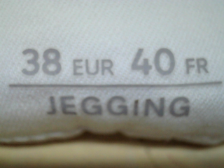 Jeans C&A de la taille 38, de couleur blanc de denim