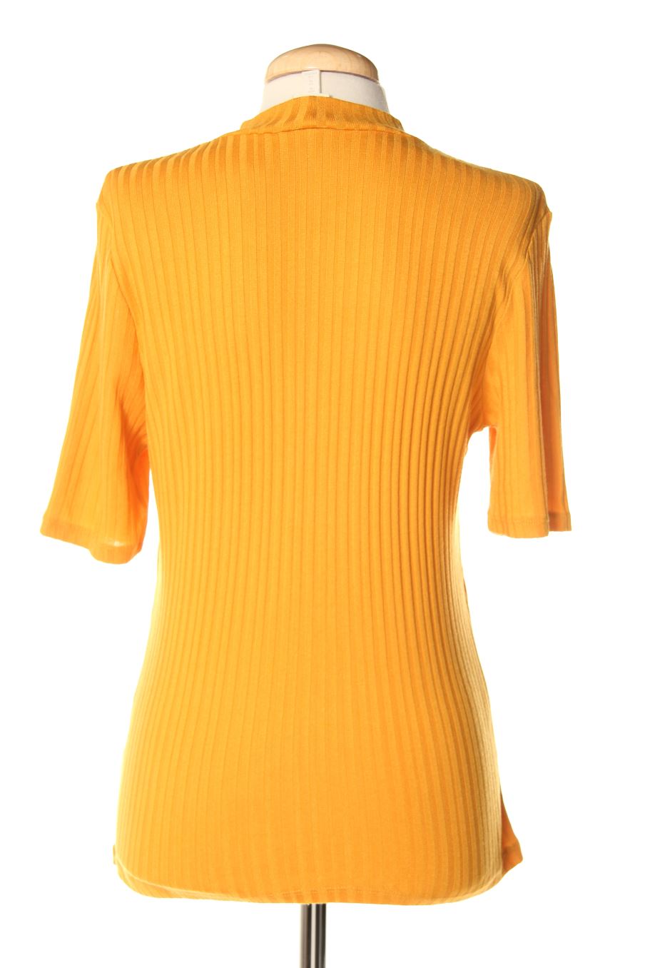 T-shirt H&M de la taille M, de couleur moutarde