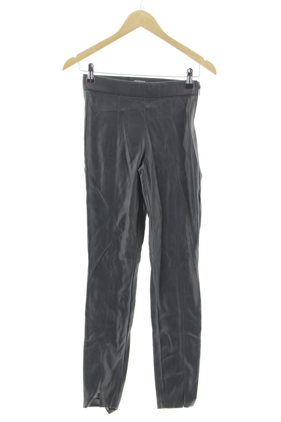 Pantalón de Trf (ZARA) de la talla XS, de color negro de sintético