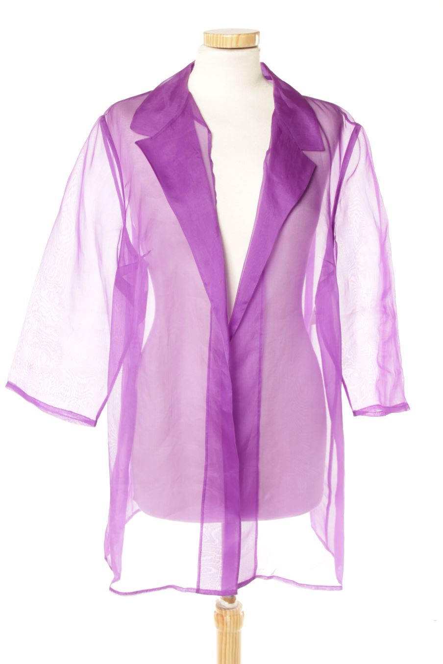 Kimono de sintesis de la talla 50, de color morado
