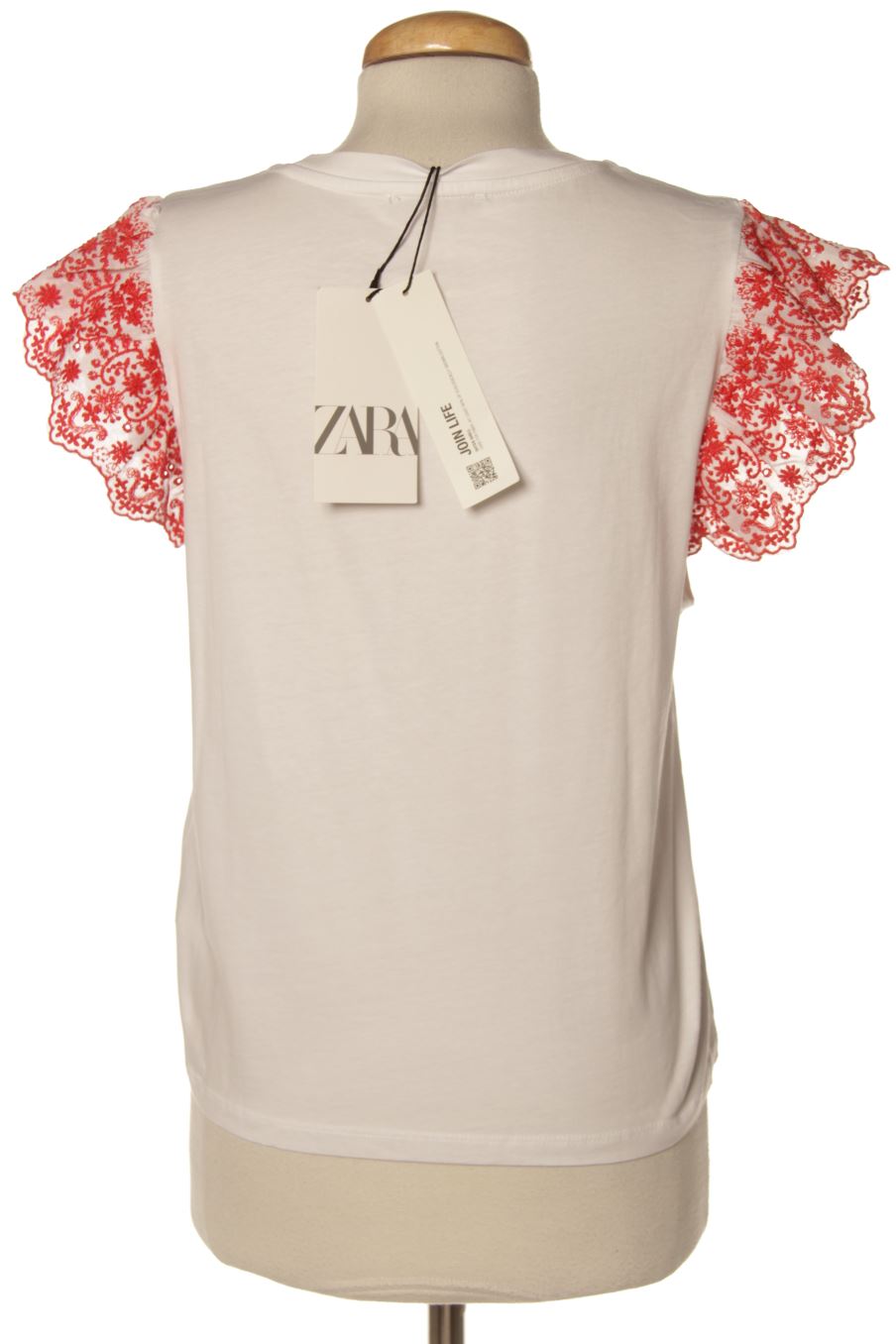 T-shirt Zara de la taille S, de couleur blanc
