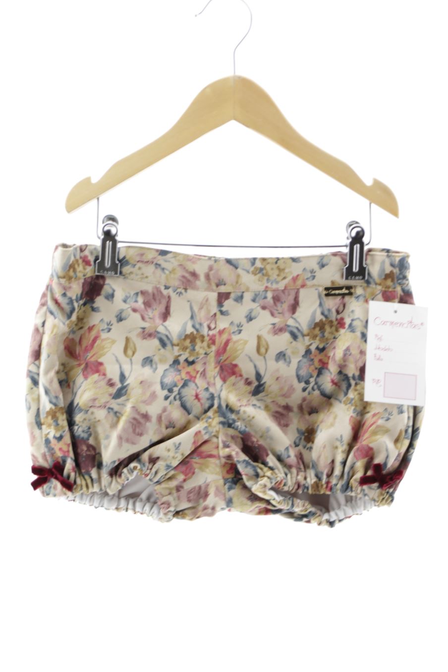Short Carmencitas de la taille 8 ans avec une étiquette