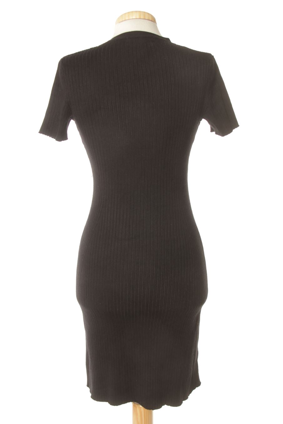 Robe casual Bershka de la taille S, de couleur noir