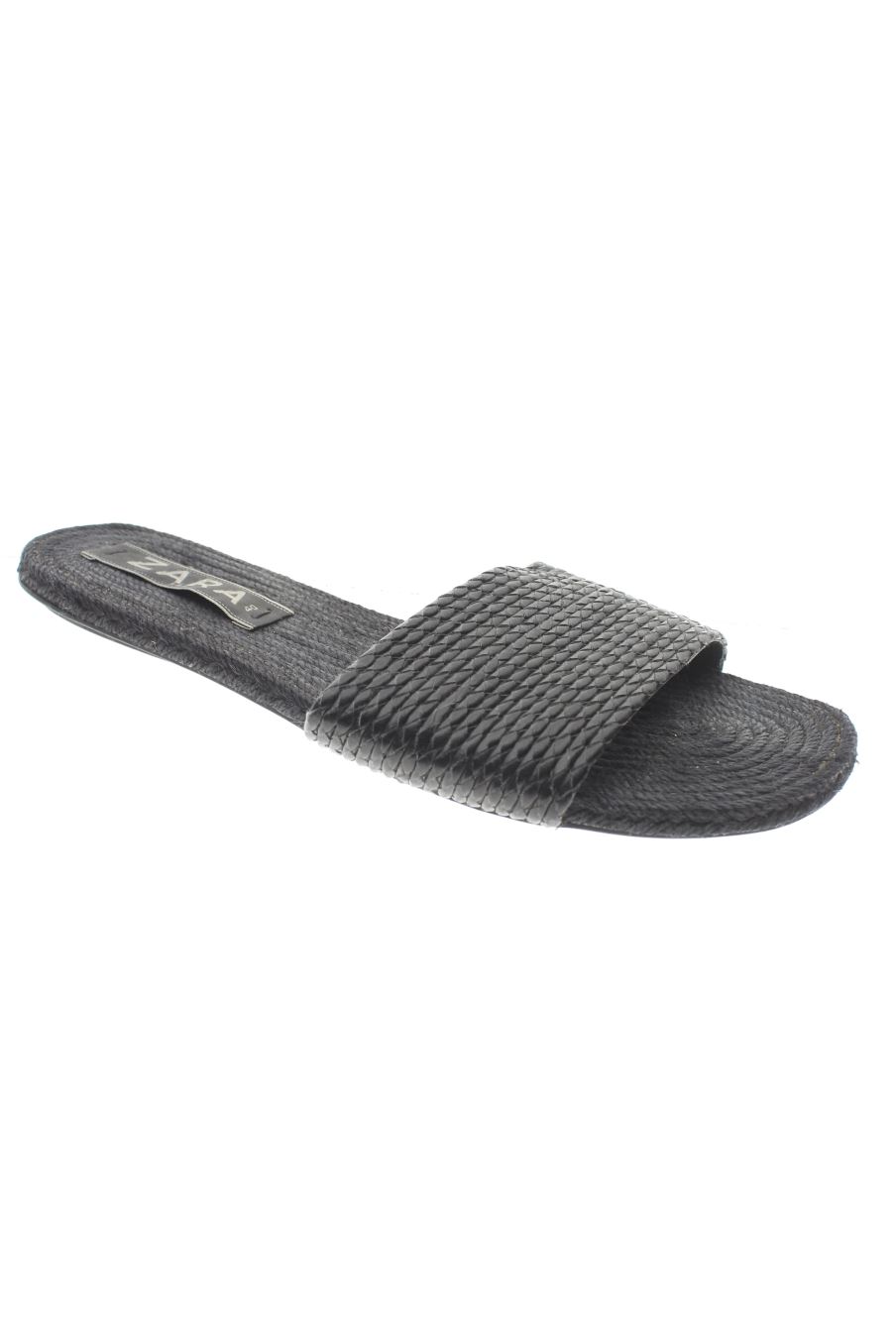 Sandalias planas de Zara de la talla 40, de color negro de