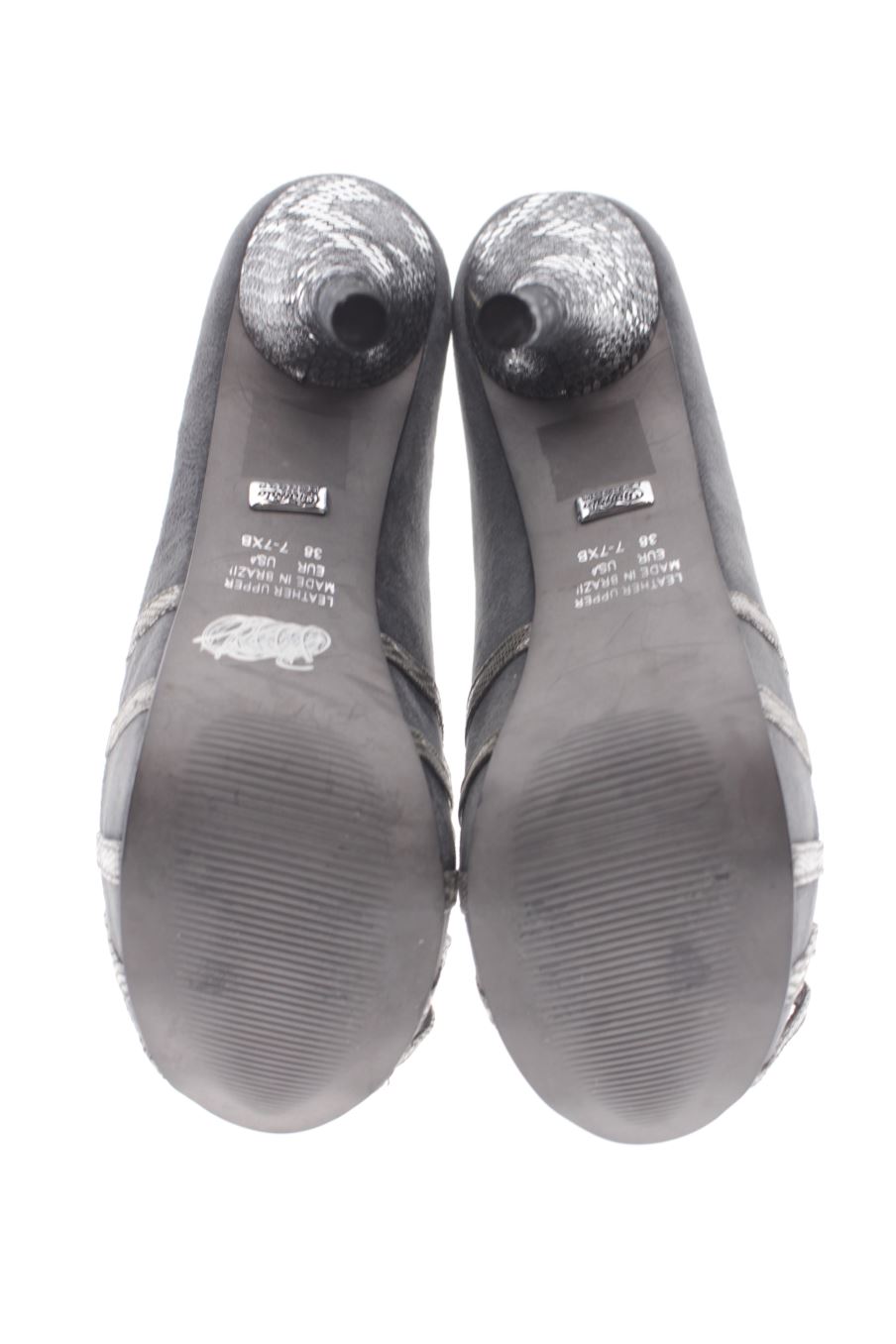 Zapatos de tacon de Buffalo de la talla 38, de color gris de