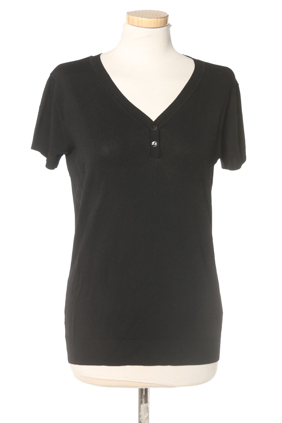 Pull Yera de la taille 46, de couleur noir