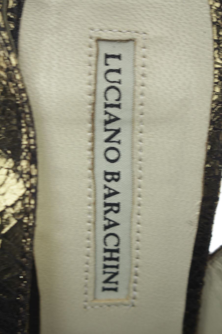 Sandalias tacon de Luciano Barachini de la talla 37, de color dorado de