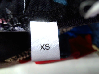 Jupe C&A de la taille XS, de couleur fleurs