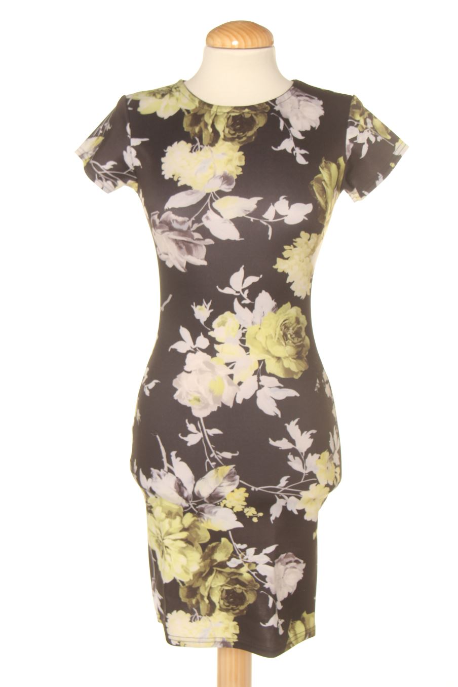 Robe casual Boohoo de la taille 36, de couleur fleurs